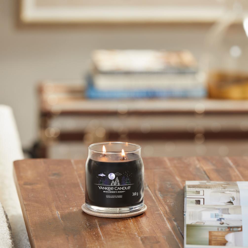Yankee Candle Midsummers Night Medium Jar Extra Image 1